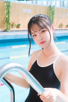 白鹿生下龙凤胎